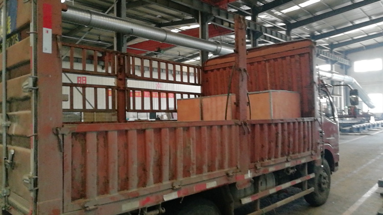 山東東達(dá)3臺礦用鋰離子蓄電池電源裝車發(fā)貨